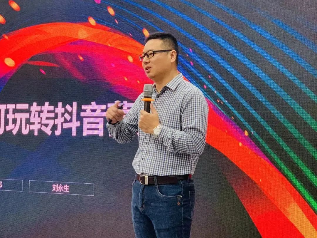 聚力·向上 | 2022強輝新品品鑒會暨區(qū)域培訓(xùn)峰會臨沂站完美結(jié)束！(圖17)